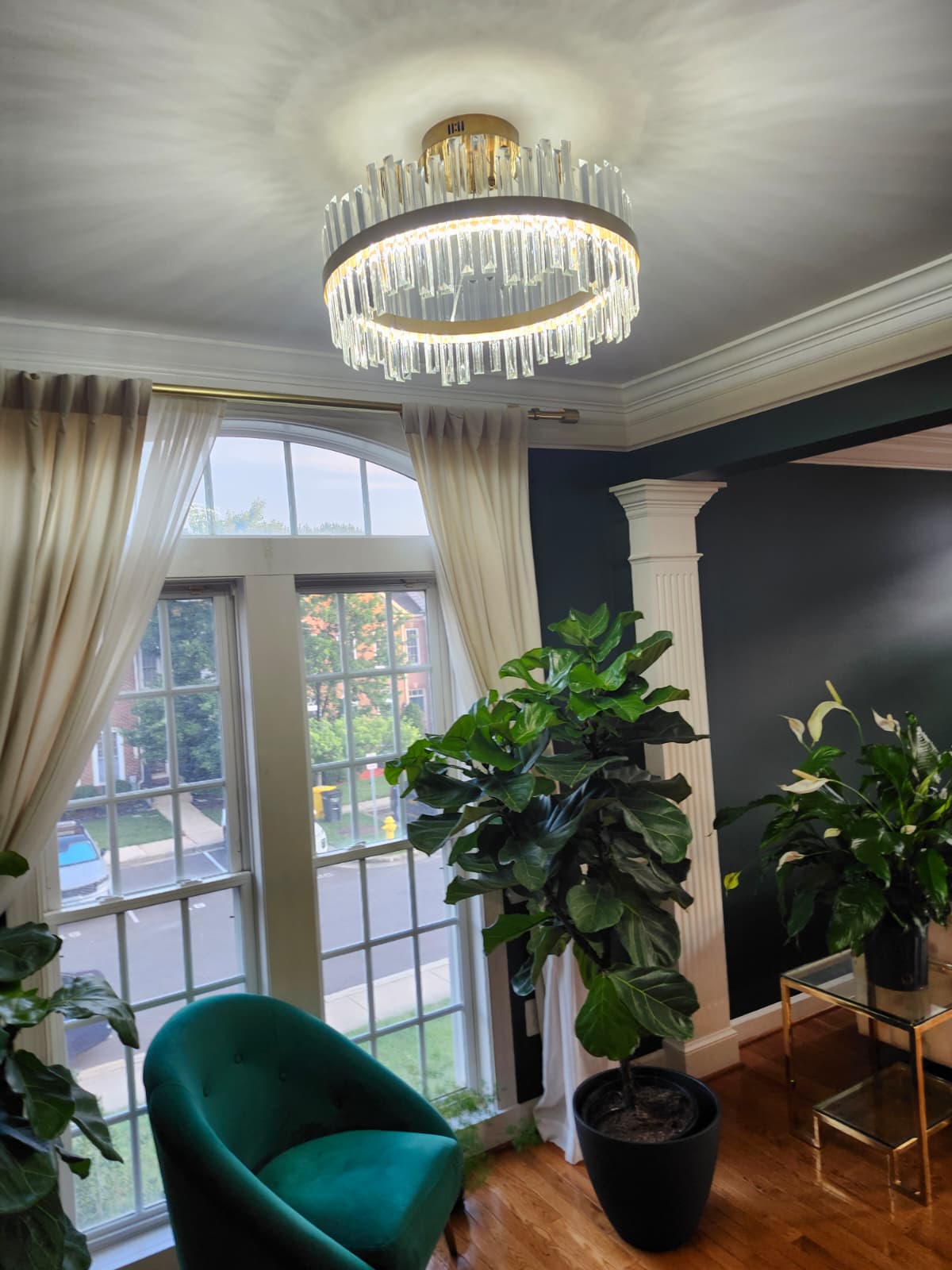 Modern Crystal Chandelier with Elegant Illumination